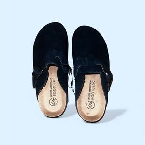 White Mountain Women's Navy Footbed Mules